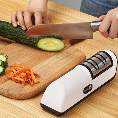 aiguiseur électrique Prosharp noir sur comptoir cuisine