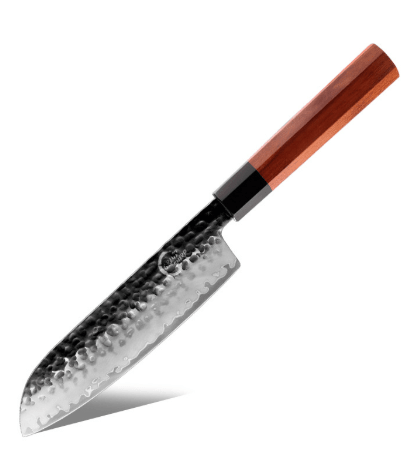 Couteau Santoku sur fond blanc